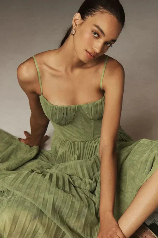 Winnie | Elegant Pleated Fit & Flare Midi Dress
