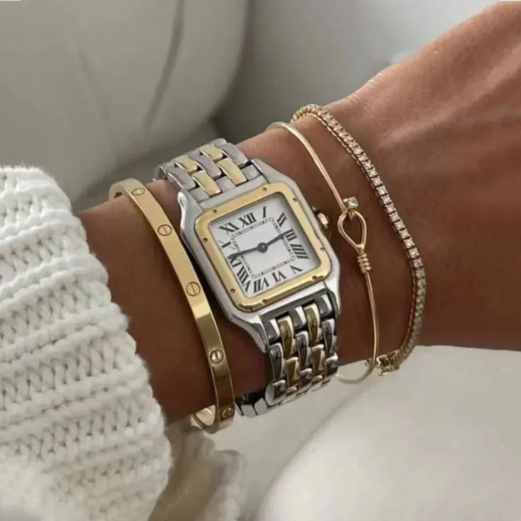Nira horloge