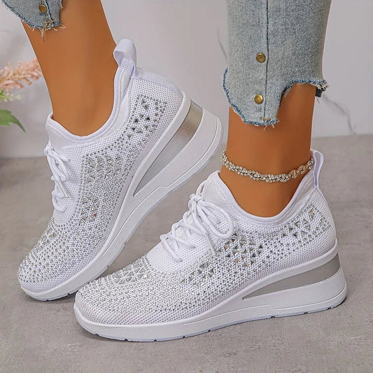 Kaylee - Elegant Supportive Walking Sneakers