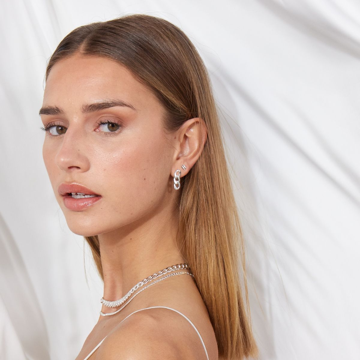 Classic Bogstav Stud Øreringe Sølvfarvet Mini