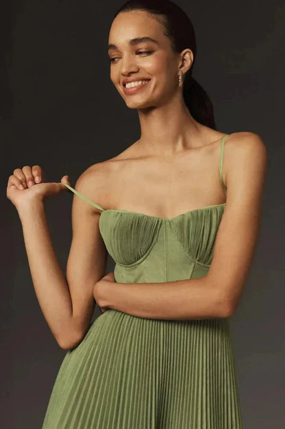 Winnie | Elegant Pleated Fit & Flare Midi Dress