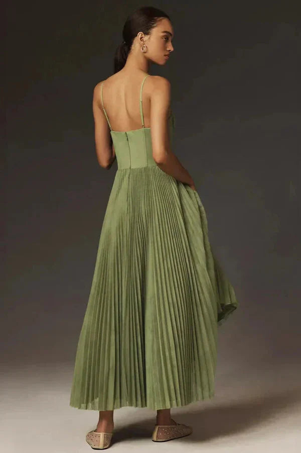 Winnie | Elegant Pleated Fit & Flare Midi Dress