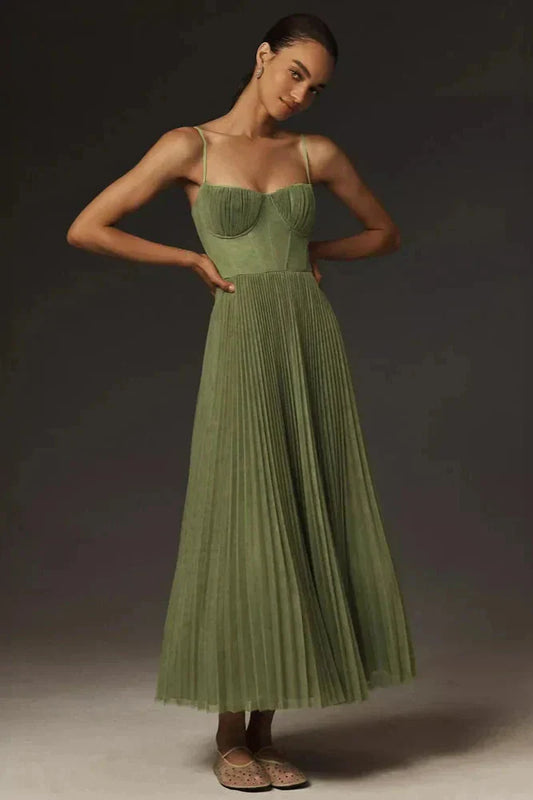 Winnie | Elegant Pleated Fit & Flare Midi Dress