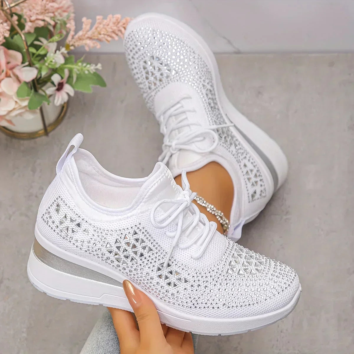 Kaylee - Elegant Supportive Walking Sneakers