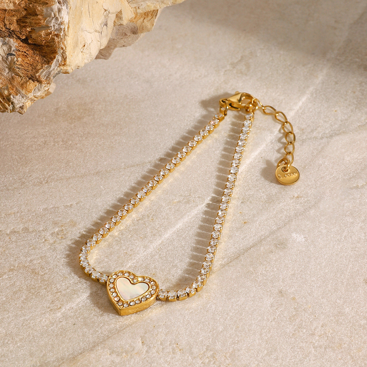 Rani Diamond Heart Tennisarmband