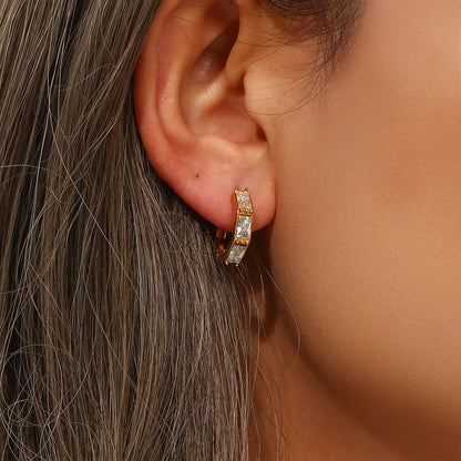 Fira diamanten oorbellen