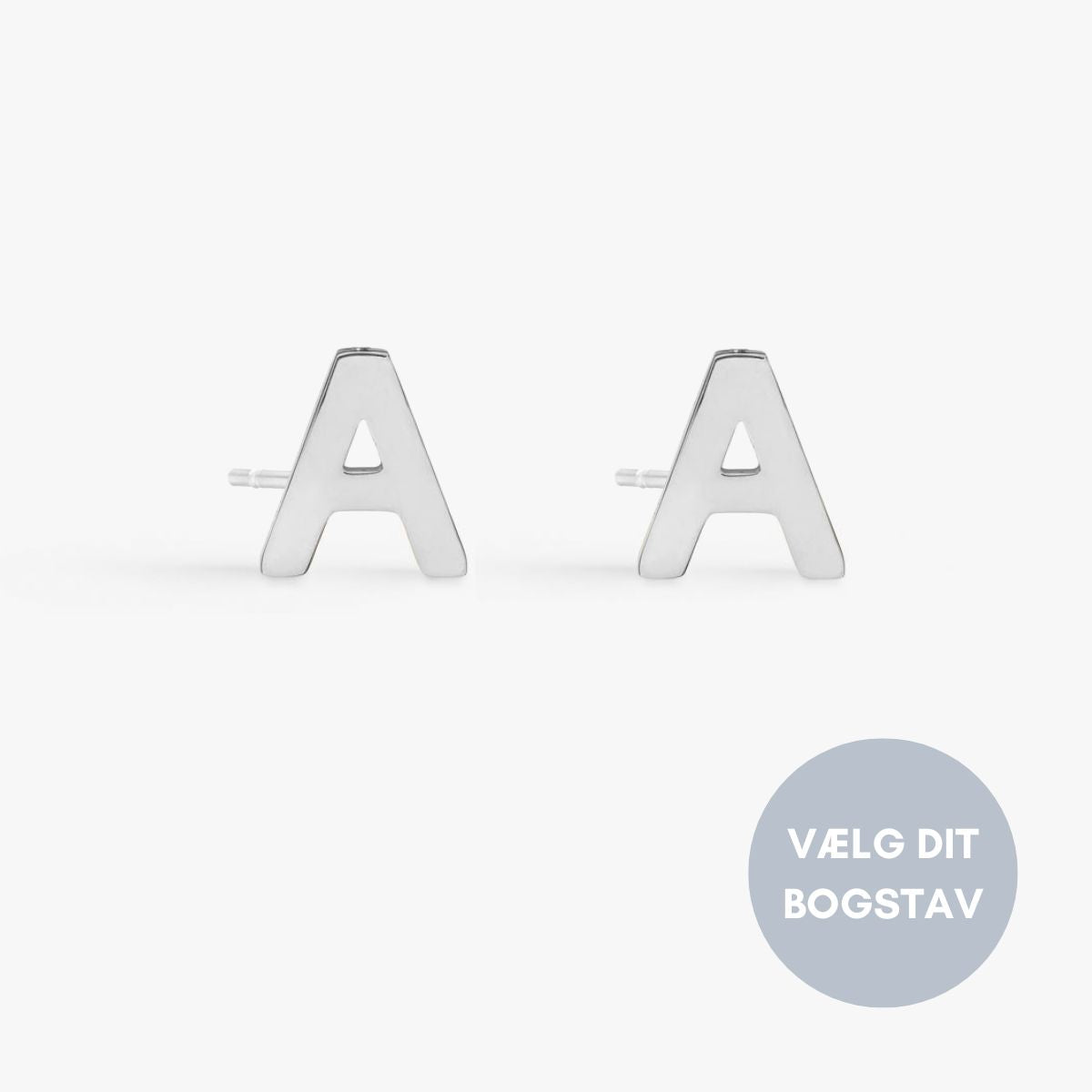 Classic Bogstav Stud Øreringe Sølvfarvet