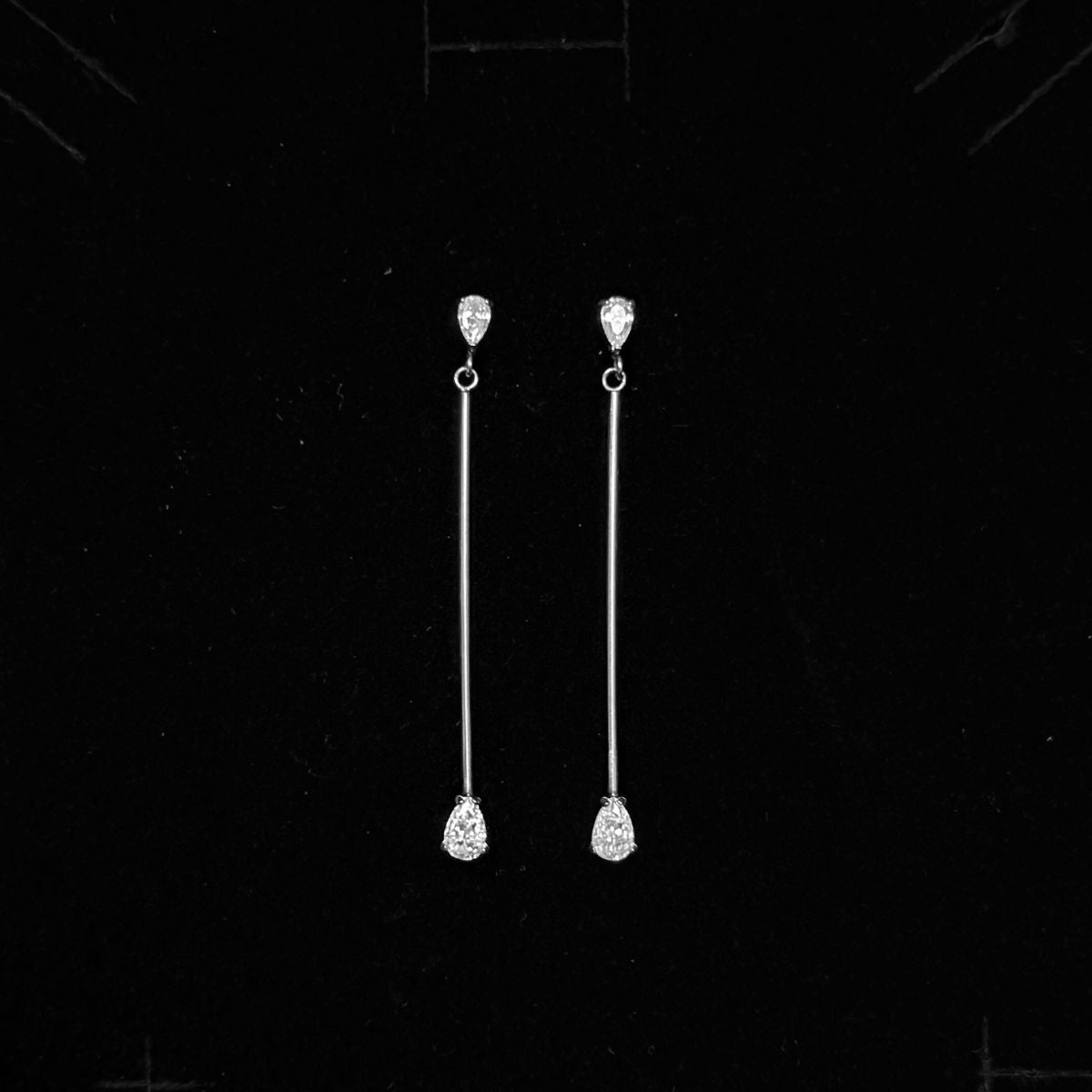 Krystal Teardrop Øreringe Sølvfarvet