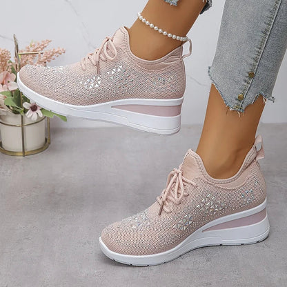 Kaylee - Elegant Supportive Walking Sneakers