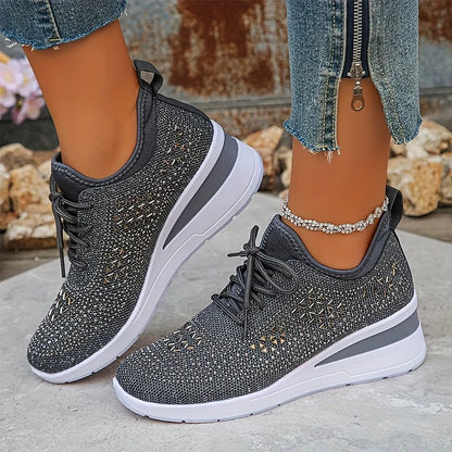 Kaylee - Elegant Supportive Walking Sneakers