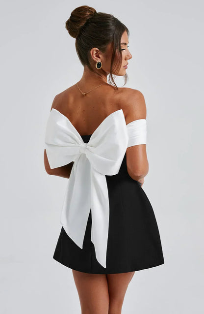 Jessica | Elegant Mini Dress with Modern Bow Detail