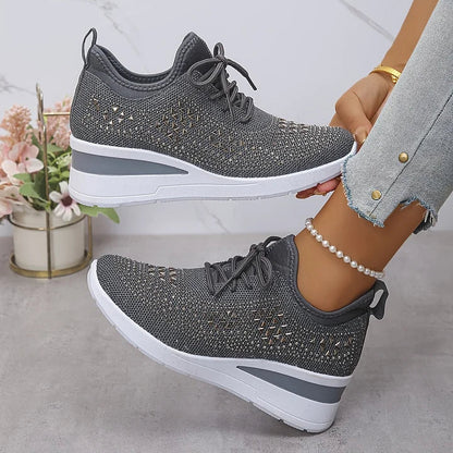Kaylee - Elegant Supportive Walking Sneakers